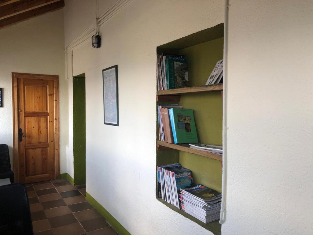 Auberge de jeunesse Refugi Cap Del Rec à Lles Extérieur photo