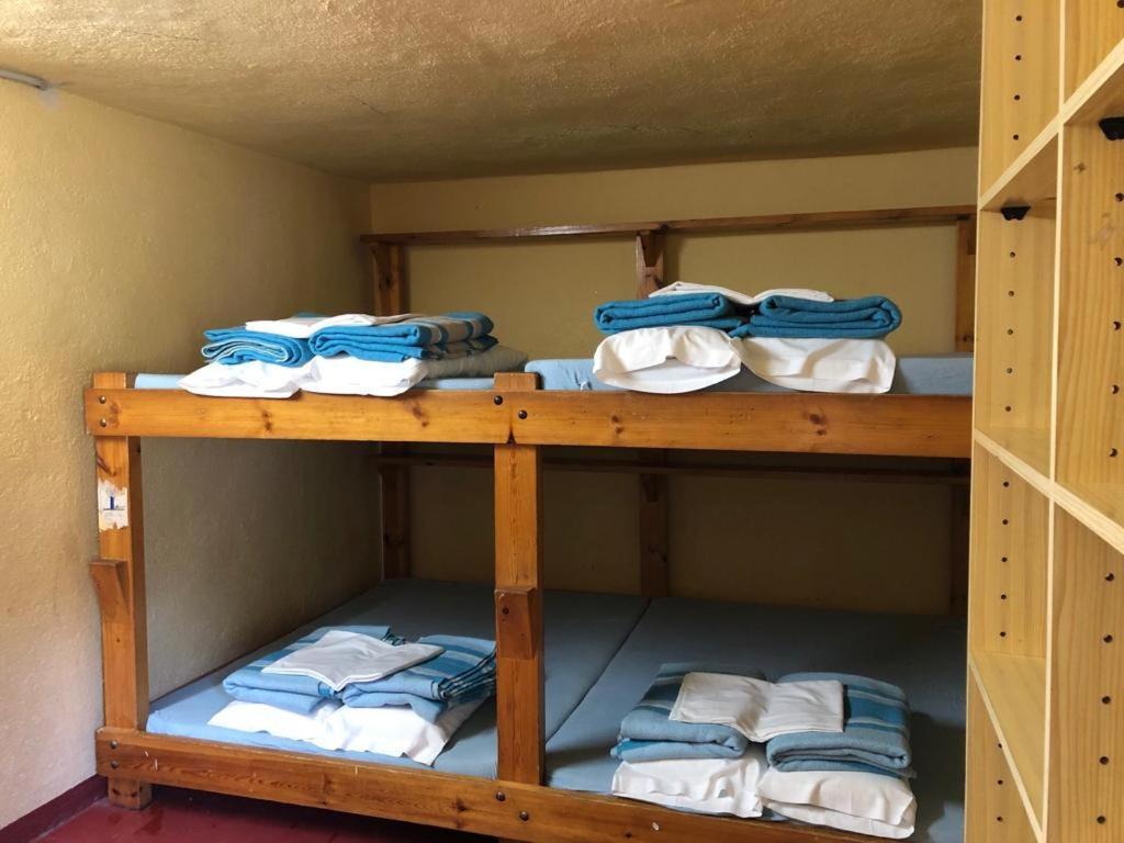 Auberge de jeunesse Refugi Cap Del Rec à Lles Extérieur photo