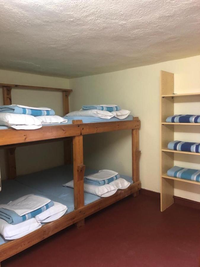 Auberge de jeunesse Refugi Cap Del Rec à Lles Extérieur photo