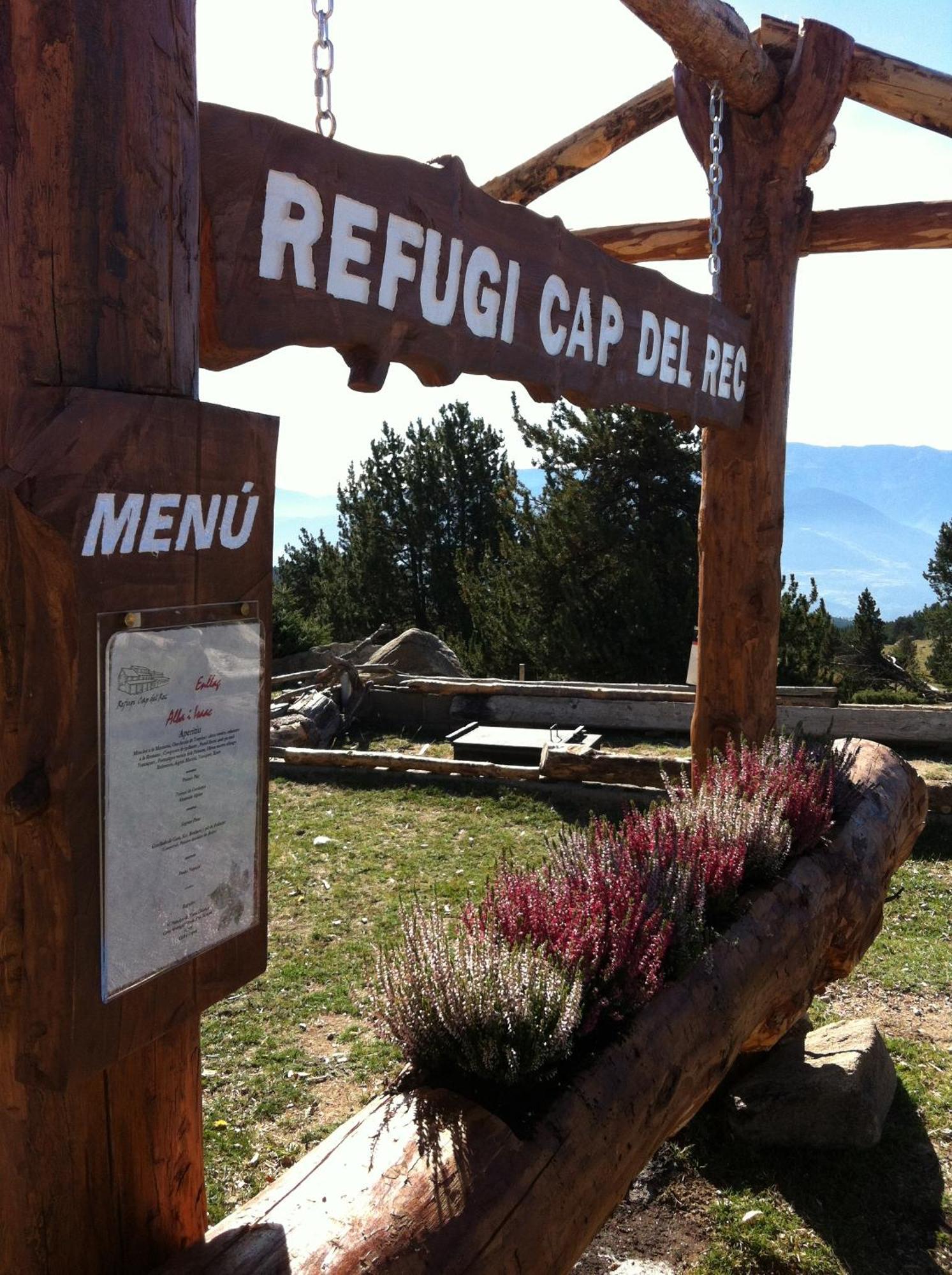 Auberge de jeunesse Refugi Cap Del Rec à Lles Extérieur photo