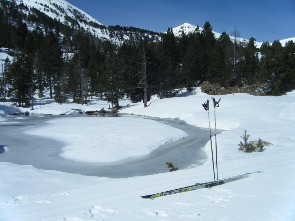 Auberge de jeunesse Refugi Cap Del Rec à Lles Extérieur photo